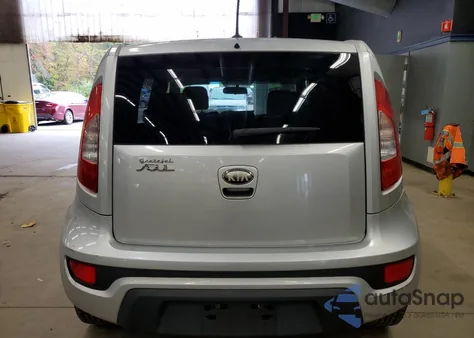 2013 Kia Soul z USA, uszkodzony, nr VIN KNDJT2A5XD7754778